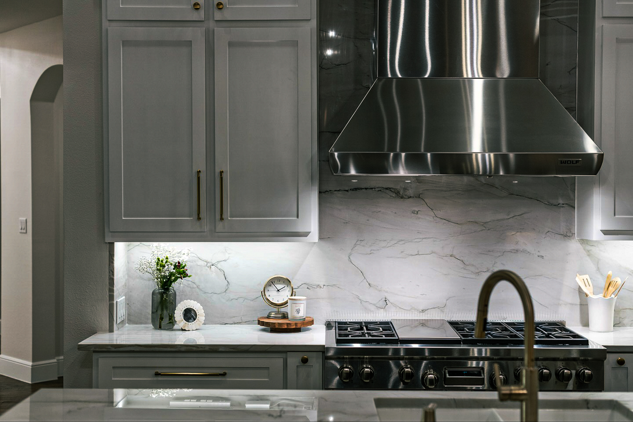 Calacatta marble countertop installation